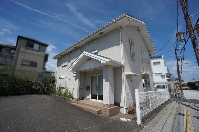 高槻市大手町 駐車場付き店舗事務所!