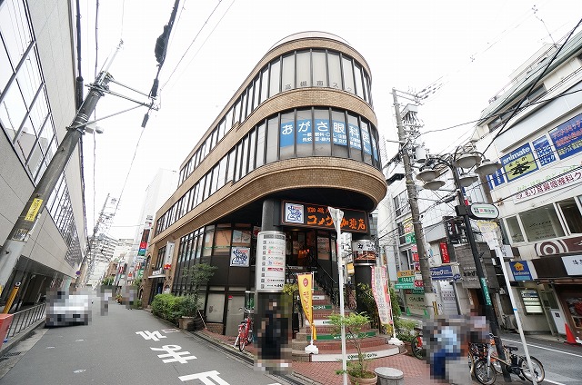 高槻市城北町2丁目 阪急高槻市駅構内出て目の前の物件!